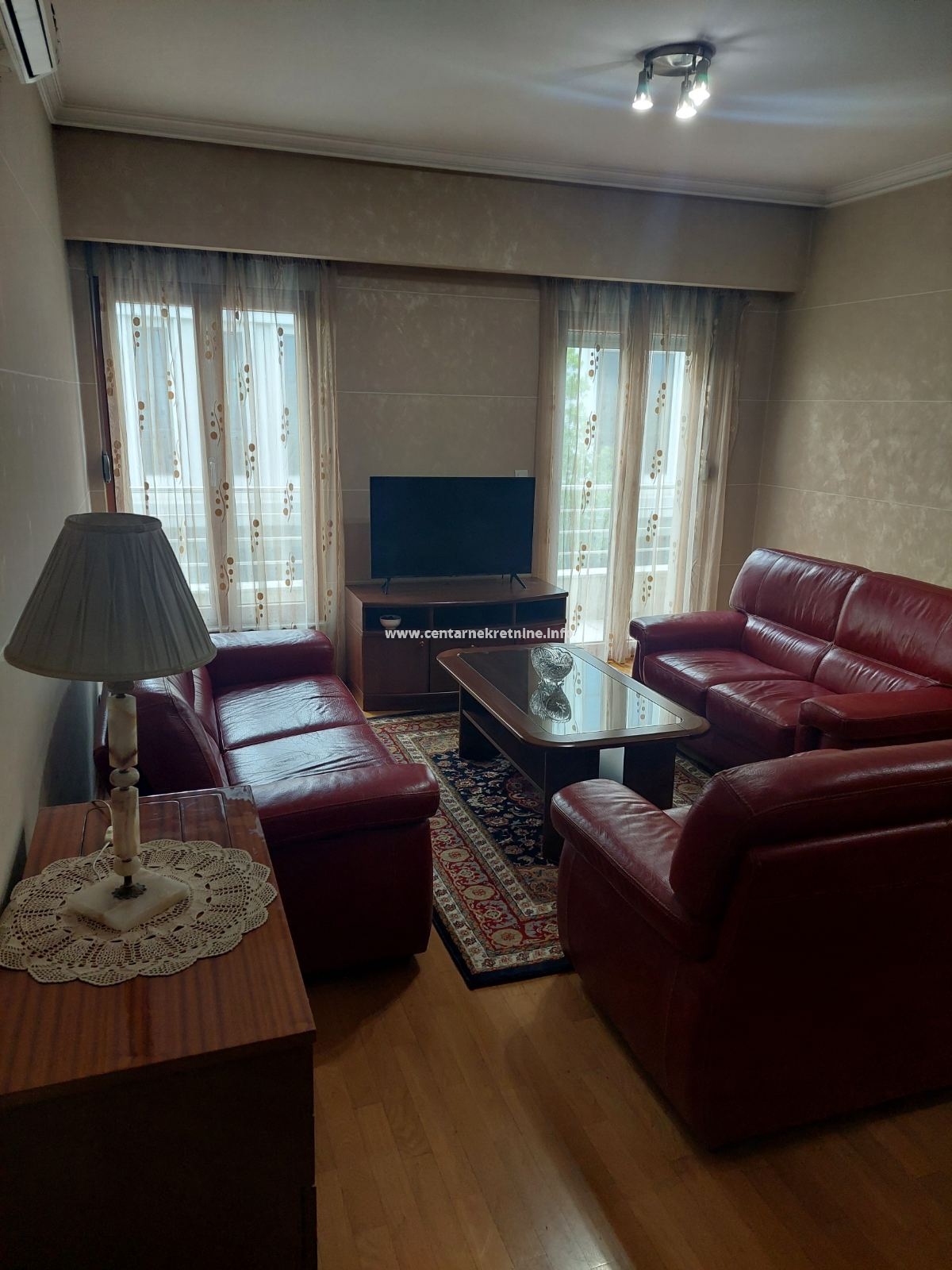 Izdavanje, jednosoban stan 56m2, Centar, Podgorica